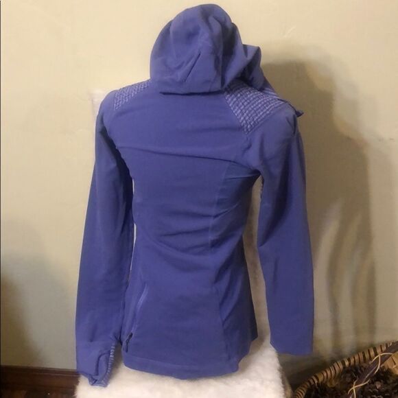 Lululemon 1/2 zip jacket 6 (1899) - Picture 5 of 8